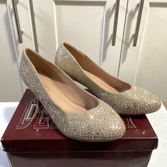 DELICACY Champagne Gold Rhinestone Heels Shoes Sz 9 NWBox Party Holiday Cocktail - Picture 1 of 9
